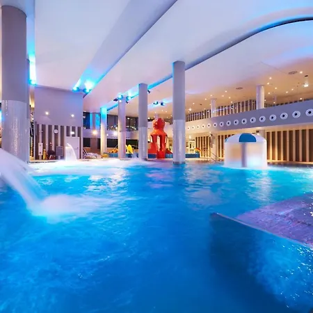 Apartament Vacationclub - Wisus 4 *